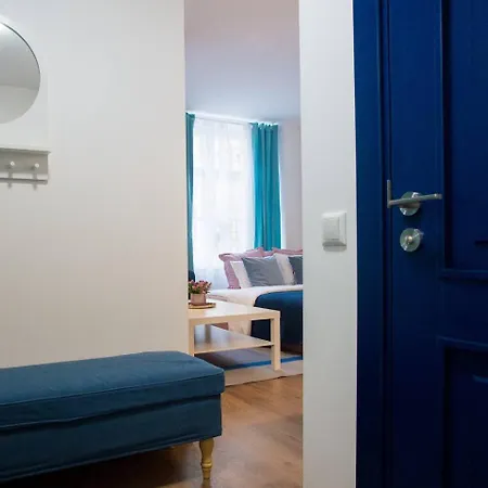 Cozy Old Town Apartment *