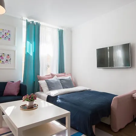 Cozy Old Town Apartment
